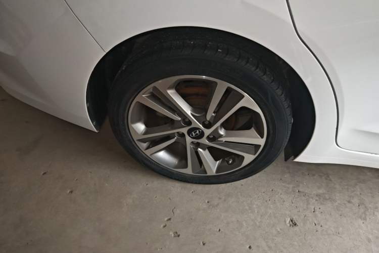 Used Hyundai Elantra (6th Generation / Lingdong) 2016 1.6L Automatic ZhiXuan – Elite Version Right Rear Wheel Hub