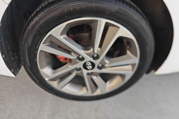 Used Hyundai Elantra (6th Generation / Lingdong) 2016 1.6L Automatic ZhiXuan – Elite Version Right Rear Wheel Hub