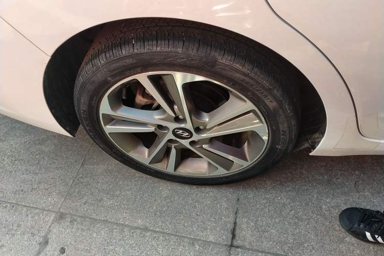 Used Hyundai Elantra (6th Generation / Lingdong) 2016 1.6L Automatic ZhiXuan – Elite Version Right Rear Wheel Hub