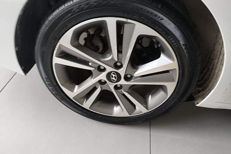 Used Hyundai Elantra (6th Generation / Lingdong) 2016 1.6L Automatic ZhiXuan – Elite Version Right Rear Wheel Hub
