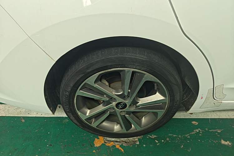 Used Hyundai Elantra (6th Generation / Lingdong) 2016 1.6L Automatic ZhiXuan – Elite Version Right Rear Wheel Hub