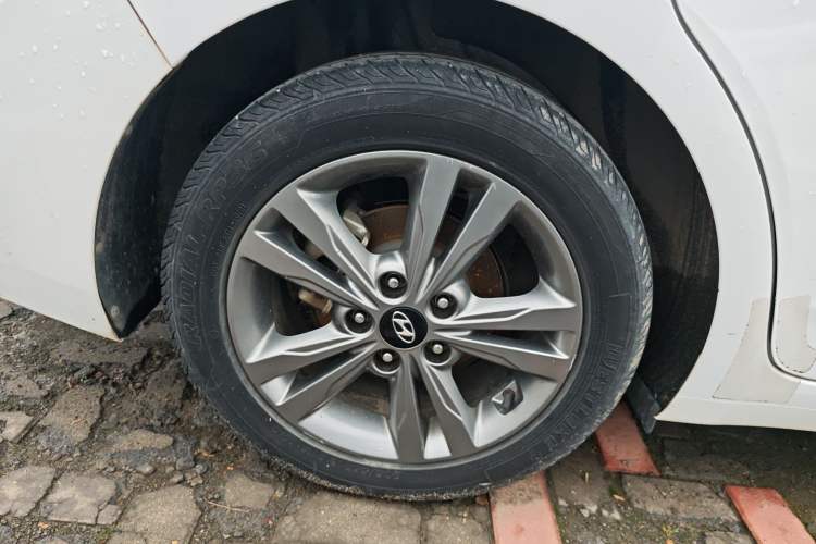 Used Hyundai Elantra (6th Generation / Lingdong) 2016 1.4T Dual-Clutch Xuan Dong · Dynamic Version Right Rear Wheel Hub