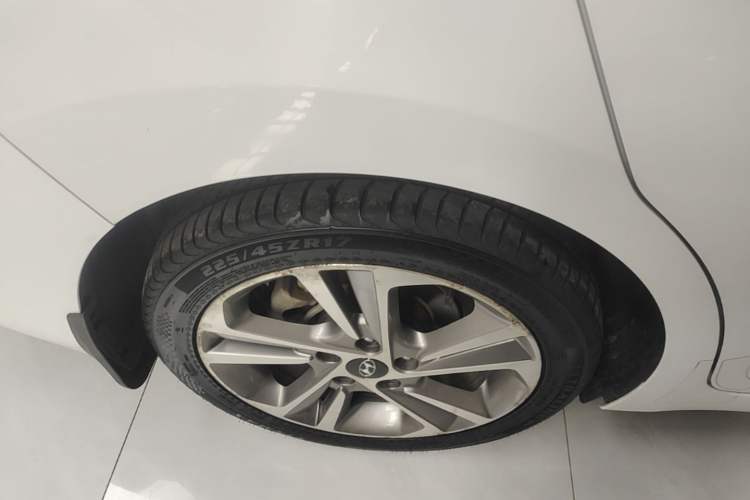 Used Hyundai Elantra (6th Generation / Lingdong) 2016 1.6L Automatic ZhiXuan – Elite Version Right Rear Wheel Hub