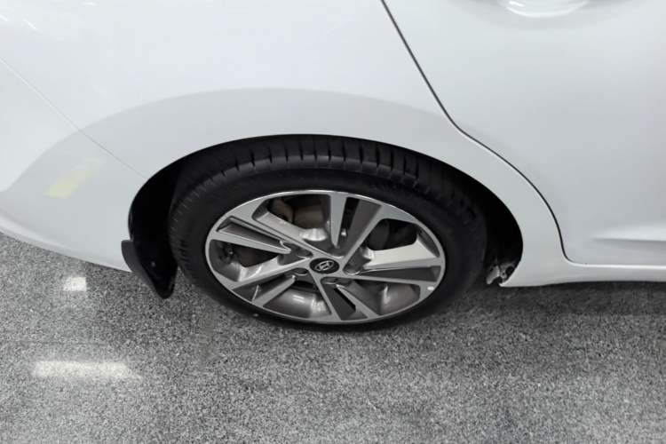 Used Hyundai Elantra (6th Generation / Lingdong) 2016 1.6L Automatic ZhiXuan – Elite Version Right Rear Wheel Hub