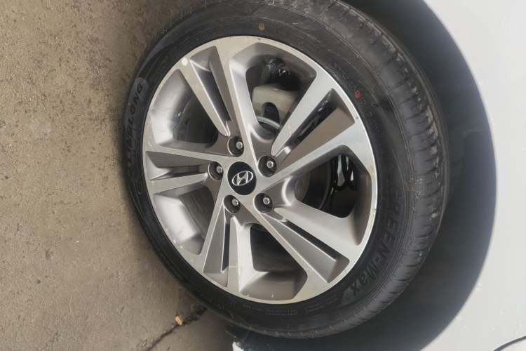 Used Hyundai Elantra (6th Generation / Lingdong) 2016 1.6L Automatic ZhiXuan – Elite Version Right Rear Wheel Hub