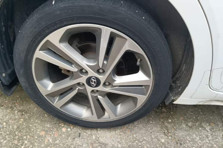 Used Hyundai Elantra (6th Generation / Lingdong) 2016 1.6L Automatic ZhiXuan – Elite Version Right Rear Wheel Hub