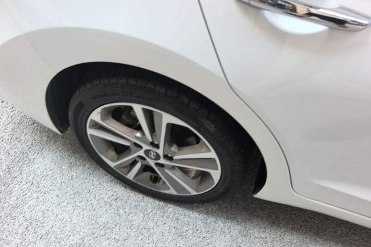 Used Hyundai Elantra (6th Generation / Lingdong) 2016 1.6L Automatic ZhiXuan – Elite Version Right Rear Wheel Hub