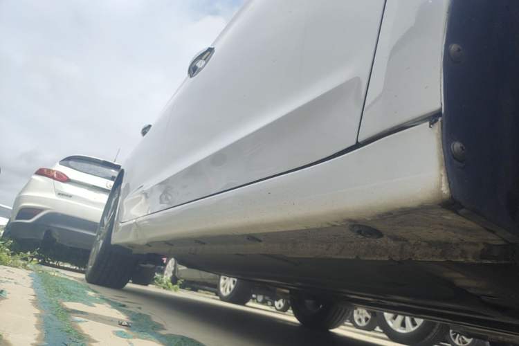 Used Hyundai Elantra (6th Generation / Lingdong) 2016 1.6L Automatic ZhiXuan – Elite Version Right Side Sill