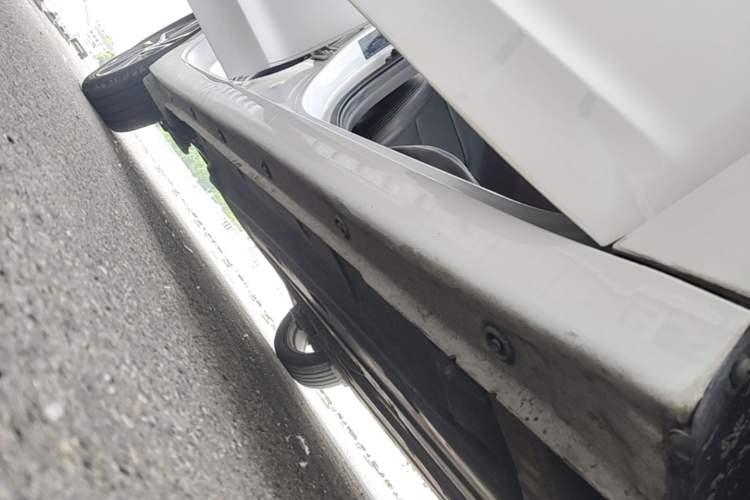 Used Hyundai Elantra (6th Generation / Lingdong) 2016 1.6L Automatic ZhiXuan – Elite Version Right Side Sill