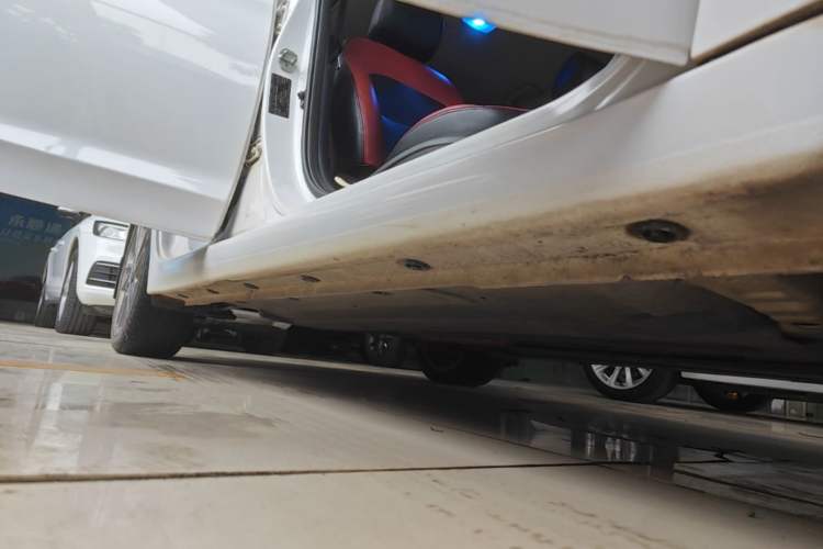 Used Hyundai Elantra (6th Generation / Lingdong) 2016 1.6L Automatic ZhiXuan – Elite Version Right Side Sill
