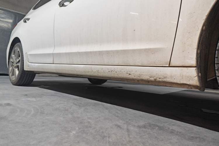 Used Hyundai Elantra (6th Generation / Lingdong) 2016 1.6L Automatic ZhiXuan – Elite Version Right Side Sill