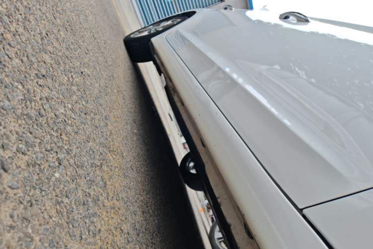 Used Hyundai Elantra (6th Generation / Lingdong) 2016 1.6L Automatic ZhiXuan – Elite Version Right Side Sill