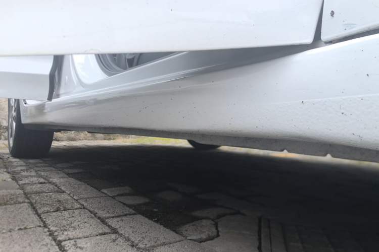 Used Hyundai Elantra (6th Generation / Lingdong) 2016 1.6L Automatic ZhiXuan – Elite Version Right Side Sill