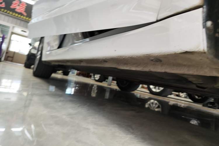 Used Hyundai Elantra (6th Generation / Lingdong) 2016 1.6L Automatic ZhiXuan – Elite Version Right Side Sill