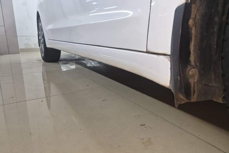 Used Hyundai Elantra (6th Generation / Lingdong) 2016 1.6L Automatic ZhiXuan – Elite Version Right Side Sill