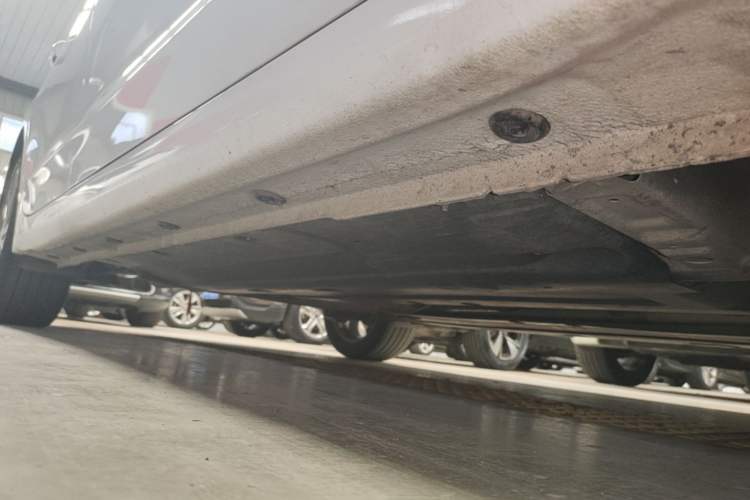 Used Hyundai Elantra (6th Generation / Lingdong) 2016 1.6L Automatic ZhiXuan – Elite Version Right Side Sill