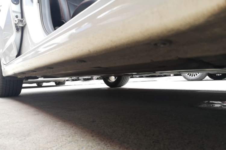 Used Hyundai Elantra (6th Generation / Lingdong) 2016 1.6L Automatic ZhiXuan – Elite Version Right Side Sill