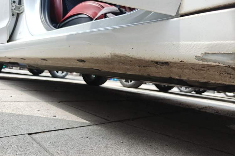Used Hyundai Elantra (6th Generation / Lingdong) 2016 1.6L Automatic ZhiXuan – Elite Version Right Side Sill