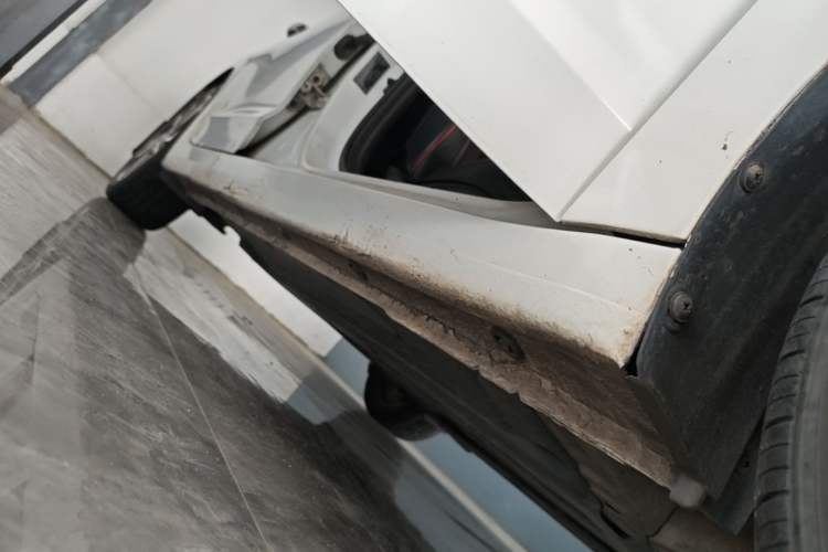 Used Hyundai Elantra (6th Generation / Lingdong) 2016 1.6L Automatic ZhiXuan – Elite Version Right Side Sill