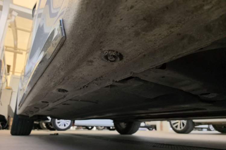 Used Hyundai Elantra (6th Generation / Lingdong) 2016 1.6L Automatic ZhiXuan – Elite Version Right Side Sill