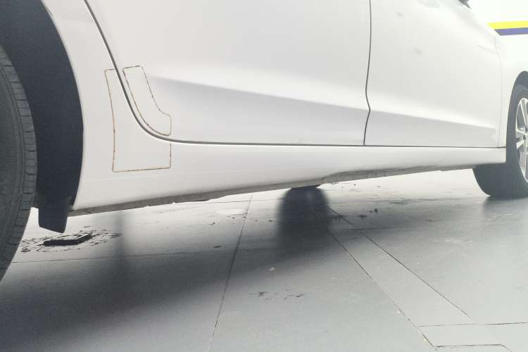 Used Hyundai Elantra (6th Generation / Lingdong) 2016 1.6L Automatic ZhiXuan – Elite Version Right Side Sill