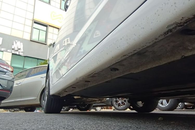 Used Hyundai Elantra (6th Generation / Lingdong) 2016 1.6L Automatic ZhiXuan – Elite Version Right Side Sill