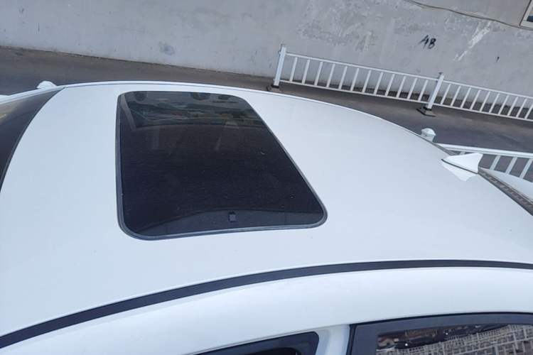 Used Hyundai Elantra (6th Generation / Lingdong) 2016 1.6L Automatic ZhiXuan – Elite Version Roof