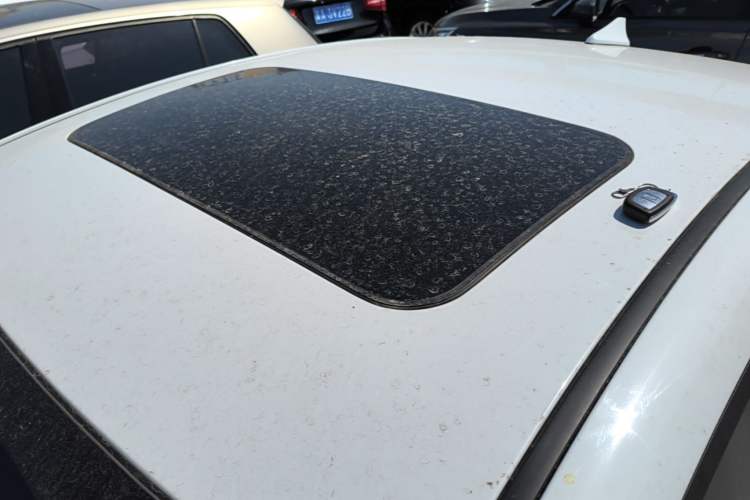 Used Hyundai Elantra (6th Generation / Lingdong) 2016 1.6L Automatic ZhiXuan – Elite Version Roof