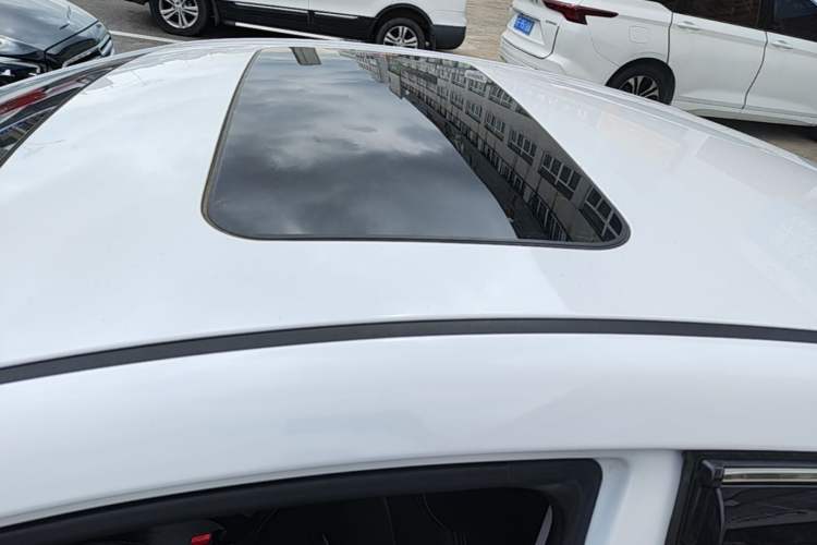 Used Hyundai Elantra (6th Generation / Lingdong) 2016 1.6L Automatic ZhiXuan – Elite Version Roof