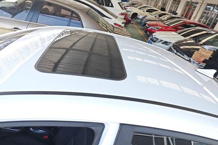 Used Hyundai Elantra (6th Generation / Lingdong) 2016 1.6L Automatic ZhiXuan – Elite Version Roof