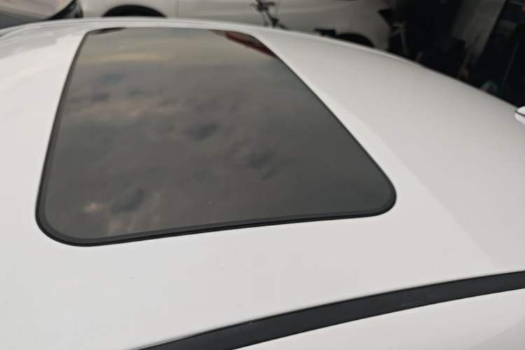 Used Hyundai Elantra (6th Generation / Lingdong) 2016 1.6L Automatic ZhiXuan – Elite Version Roof