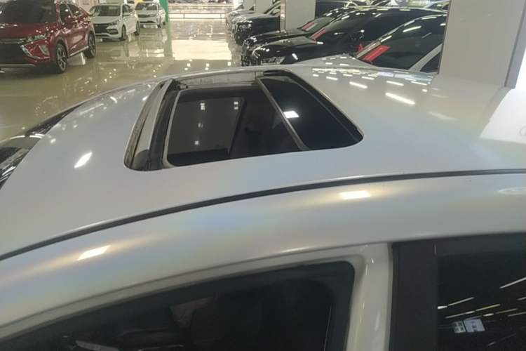 Used Hyundai Elantra (6th Generation / Lingdong) 2016 1.6L Automatic ZhiXuan – Elite Version Roof