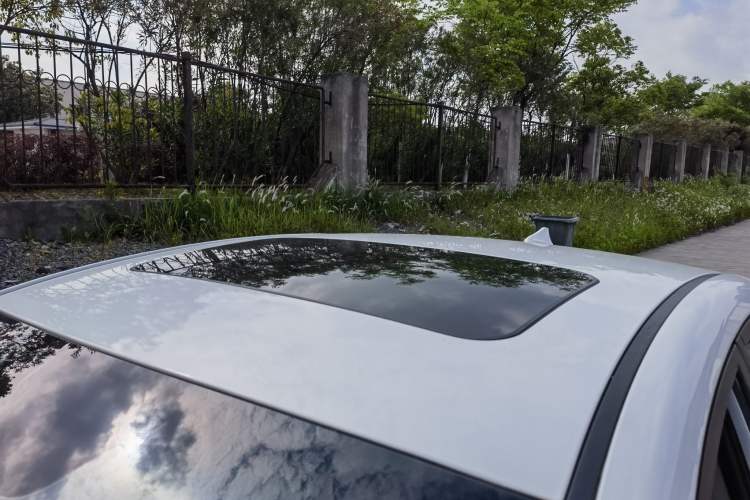 Used Hyundai Elantra (6th Generation / Lingdong) 2016 1.6L Automatic ZhiXuan – Elite Version Roof
