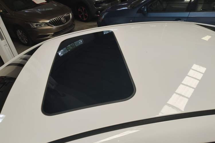 Used Hyundai Elantra (6th Generation / Lingdong) 2016 1.6L Automatic ZhiXuan – Elite Version Roof