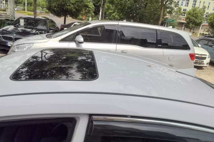 Used Hyundai Elantra (6th Generation / Lingdong) 2016 1.6L Automatic ZhiXuan – Elite Version Roof