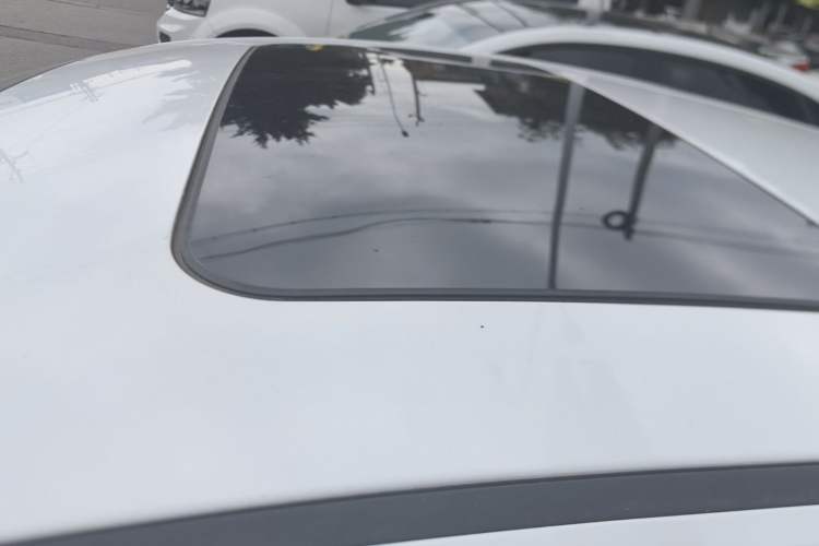 Used Hyundai Elantra (6th Generation / Lingdong) 2016 1.6L Automatic ZhiXuan – Elite Version Roof