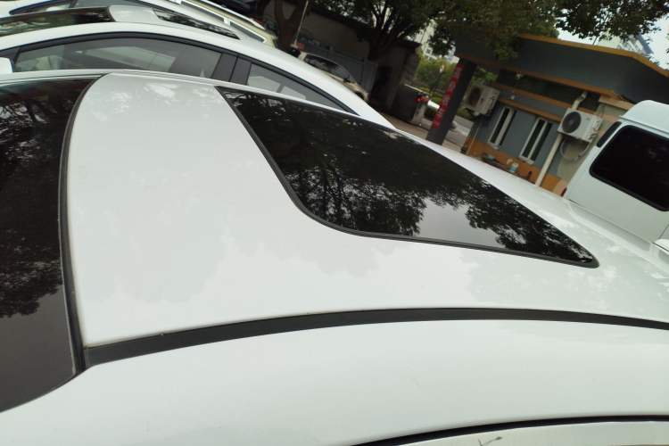 Used Hyundai Elantra (6th Generation / Lingdong) 2016 1.6L Automatic ZhiXuan – Elite Version Roof