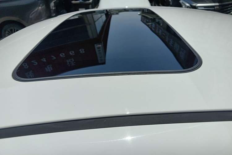 Used Hyundai Elantra (6th Generation / Lingdong) 2016 1.6L Automatic ZhiXuan – Elite Version Roof