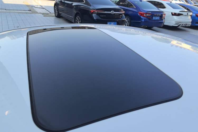 Used Hyundai Elantra (6th Generation / Lingdong) 2016 1.6L Automatic ZhiXuan – Elite Version Roof