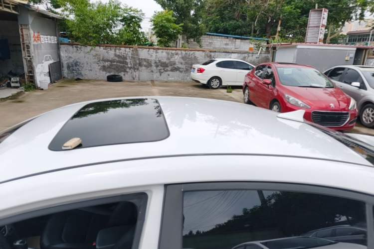 Used Hyundai Elantra (6th Generation / Lingdong) 2016 1.6L Automatic ZhiXuan – Elite Version Roof