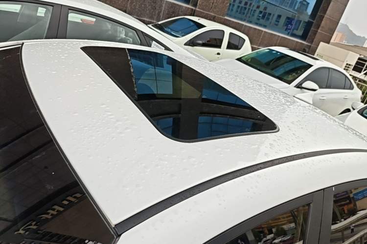 Used Hyundai Elantra (6th Generation / Lingdong) 2016 1.6L Automatic ZhiXuan – Elite Version Roof