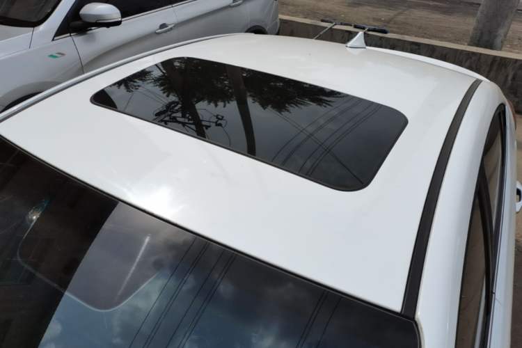 Used Hyundai Elantra (6th Generation / Lingdong) 2016 1.6L Automatic ZhiXuan – Elite Version Roof