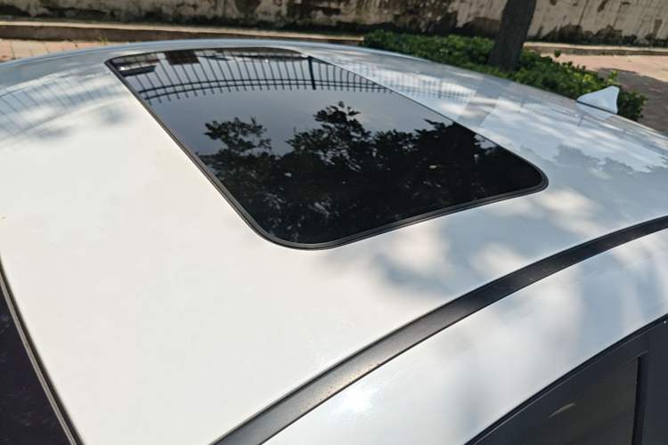 Used Hyundai Elantra (6th Generation / Lingdong) 2016 1.6L Automatic ZhiXuan – Elite Version Roof