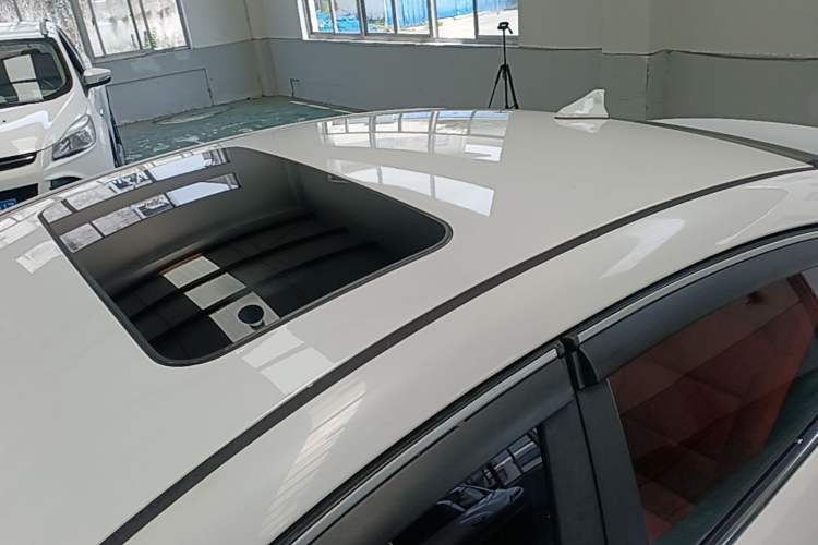 Used Hyundai Elantra (6th Generation / Lingdong) 2016 1.6L Automatic ZhiXuan – Elite Version Roof