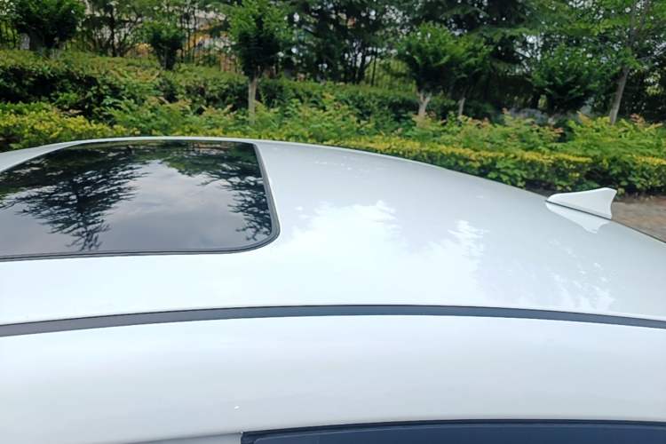 Used Hyundai Elantra (6th Generation / Lingdong) 2016 1.6L Automatic ZhiXuan – Elite Version Roof