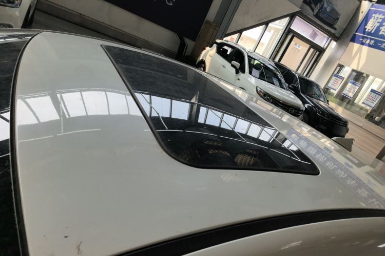 Used Hyundai Elantra (6th Generation / Lingdong) 2016 1.6L Automatic ZhiXuan – Elite Version Roof