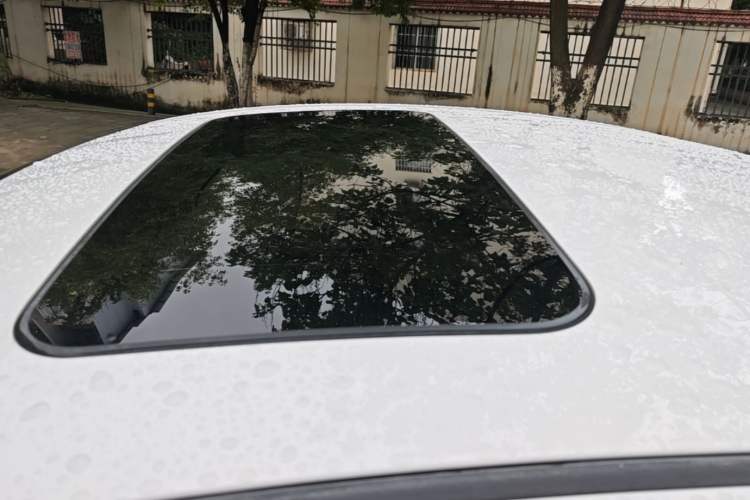 Used Hyundai Elantra (6th Generation / Lingdong) 2016 1.6L Automatic ZhiXuan – Elite Version Roof