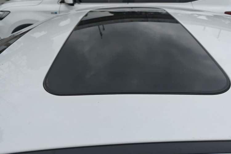 Used Hyundai Elantra (6th Generation / Lingdong) 2016 1.6L Automatic ZhiXuan – Elite Version Roof