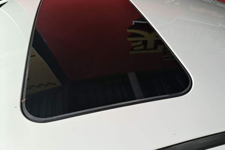 Used Hyundai Elantra (6th Generation / Lingdong) 2016 1.6L Automatic ZhiXuan – Elite Version Roof