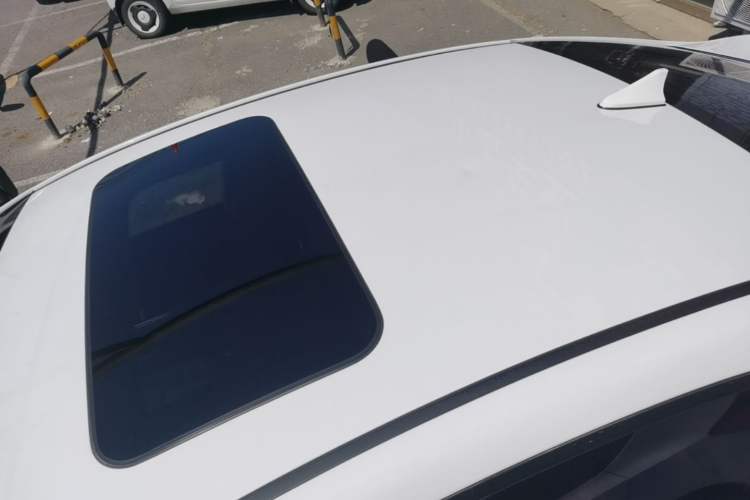 Used Hyundai Elantra (6th Generation / Lingdong) 2016 1.6L Automatic ZhiXuan – Elite Version Roof